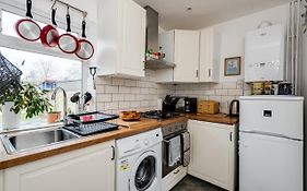 Award Winning 3 Bedroom House With Private Parking Florence Park